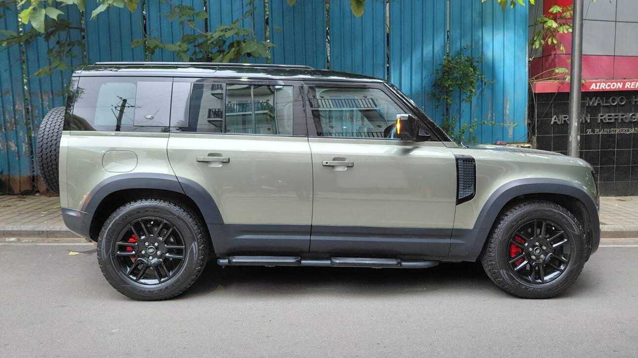 LAND ROVER DEFNEDER 2.0I HSE 7ST
